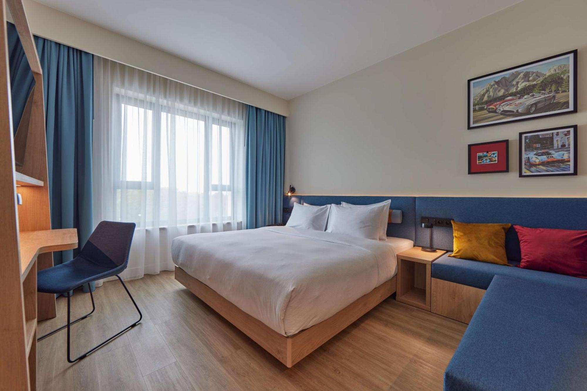 Hampton By Hilton Poznan Swarzedz Hotel Ngoại thất bức ảnh