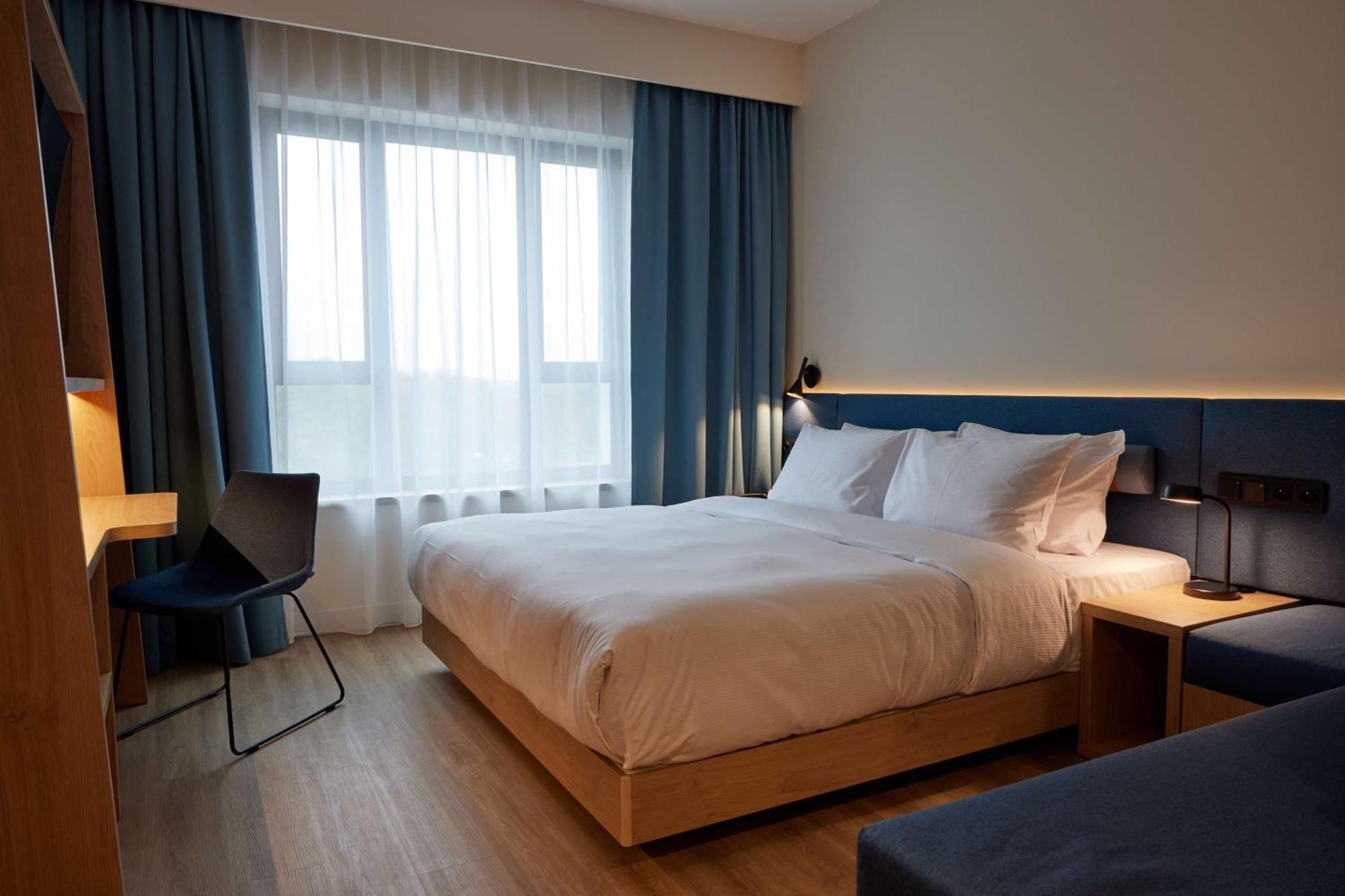 Hampton By Hilton Poznan Swarzedz Hotel Ngoại thất bức ảnh