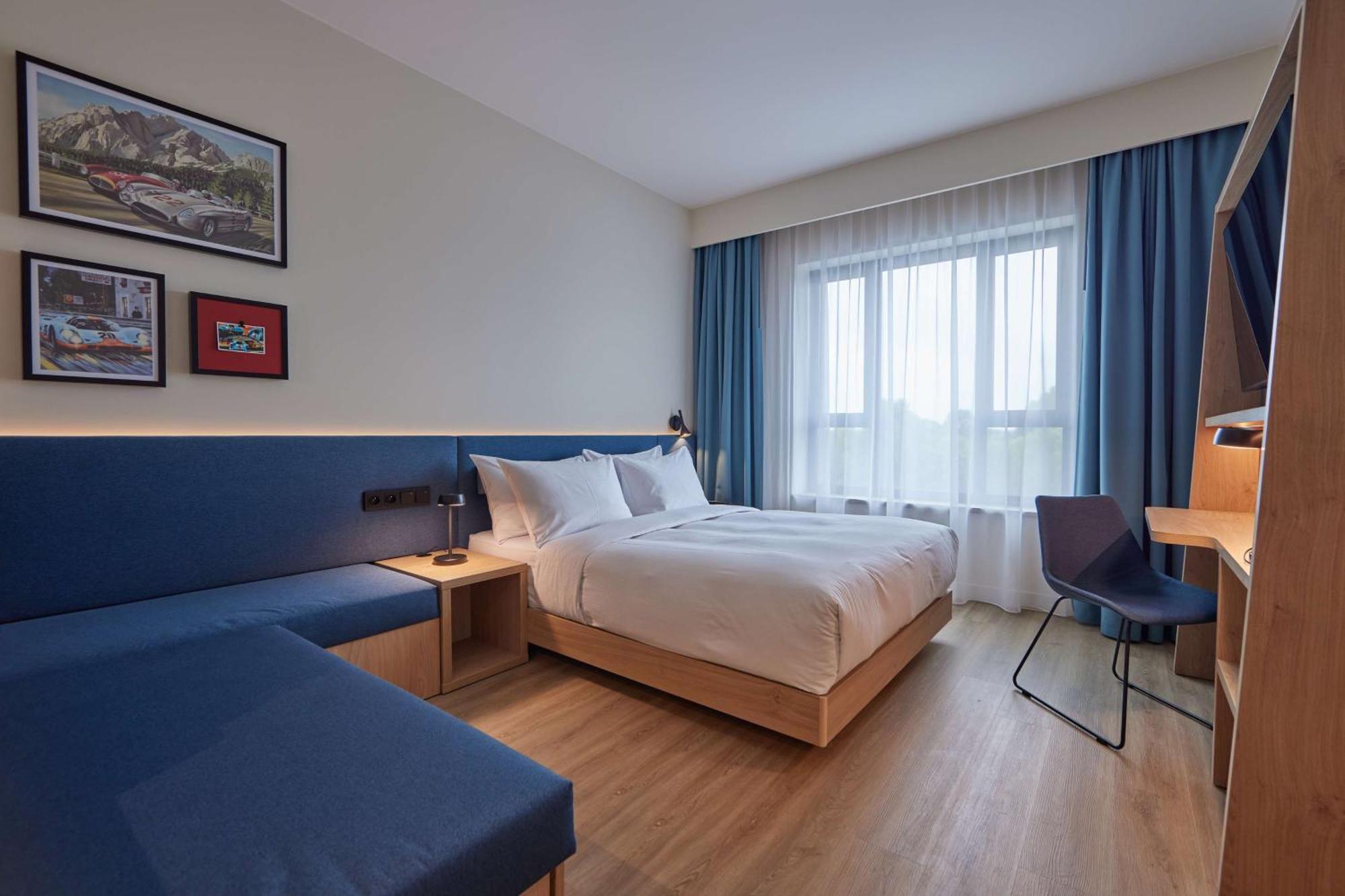 Hampton By Hilton Poznan Swarzedz Hotel Ngoại thất bức ảnh
