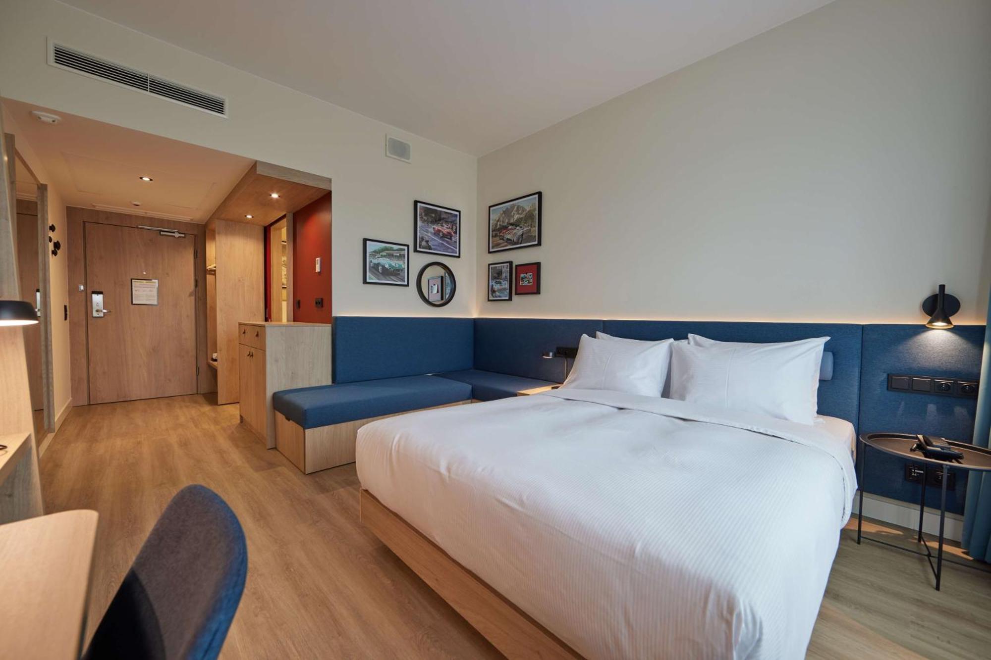 Hampton By Hilton Poznan Swarzedz Hotel Ngoại thất bức ảnh