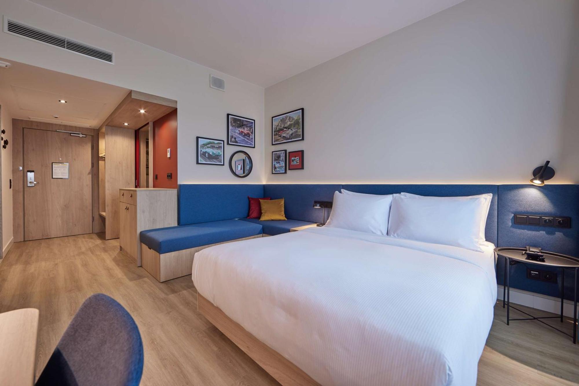 Hampton By Hilton Poznan Swarzedz Hotel Ngoại thất bức ảnh