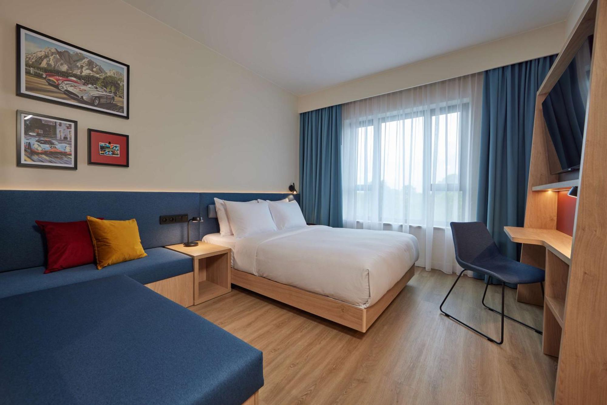 Hampton By Hilton Poznan Swarzedz Hotel Ngoại thất bức ảnh