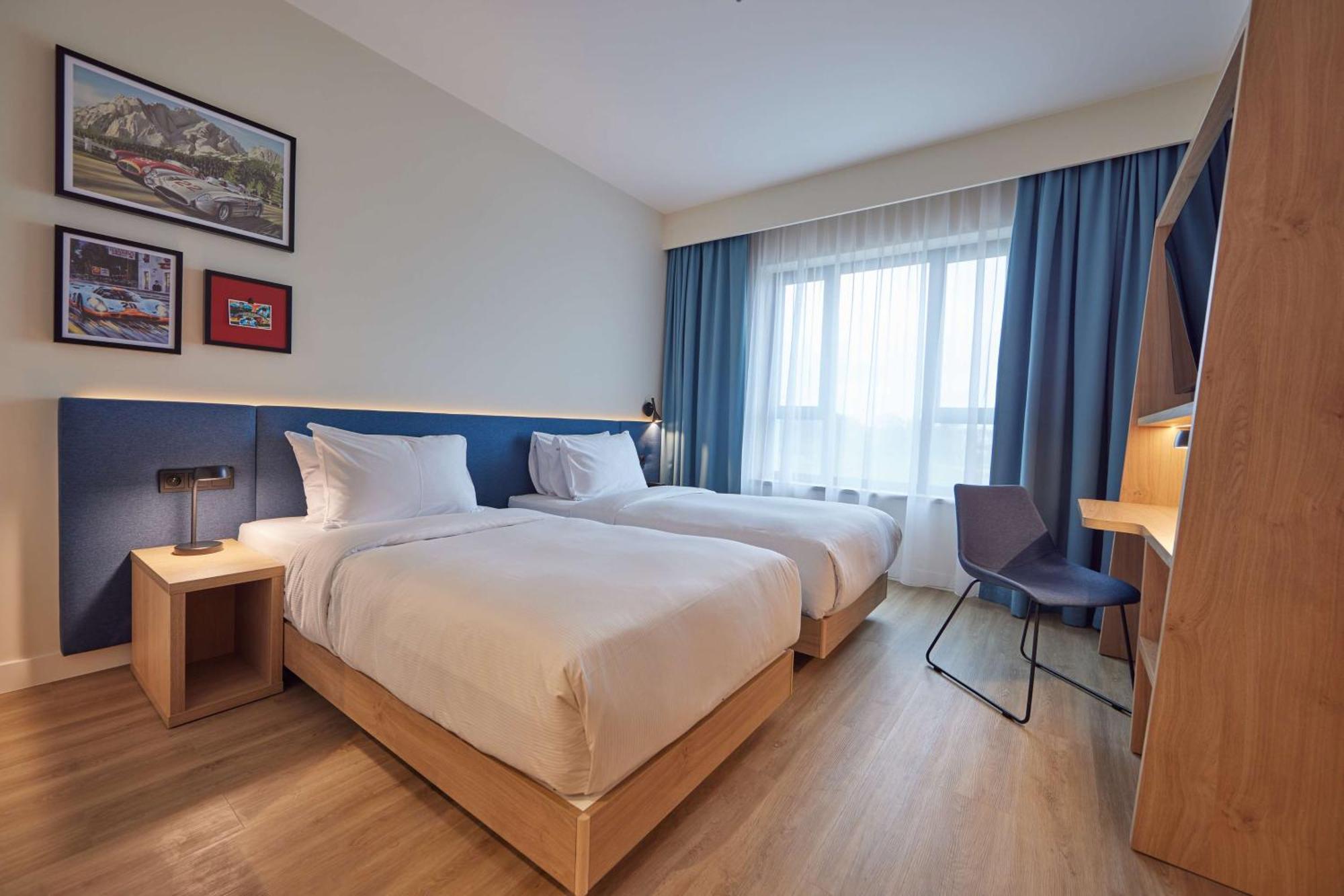Hampton By Hilton Poznan Swarzedz Hotel Ngoại thất bức ảnh