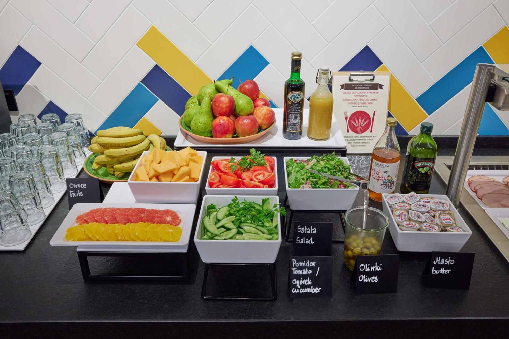 Hampton By Hilton Poznan Swarzedz Hotel Ngoại thất bức ảnh