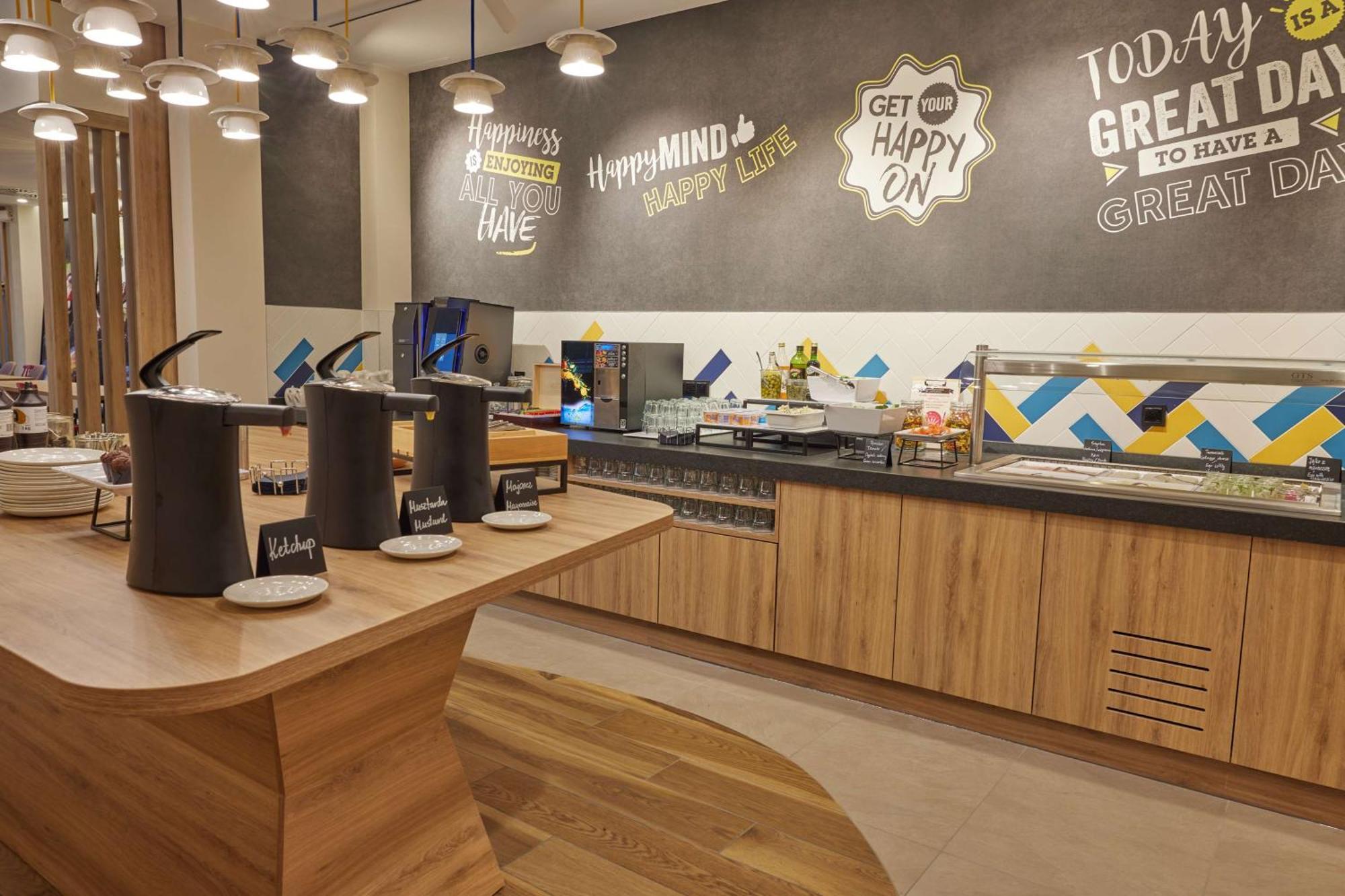 Hampton By Hilton Poznan Swarzedz Hotel Ngoại thất bức ảnh