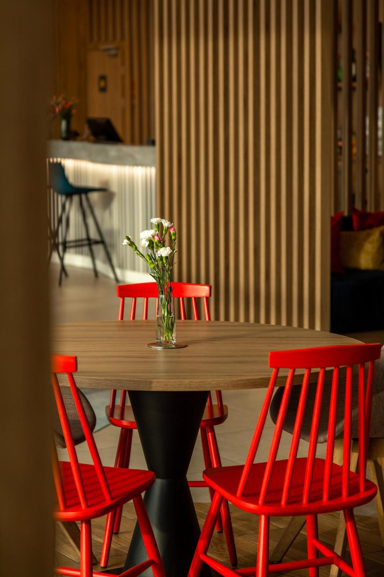 Hampton By Hilton Poznan Swarzedz Hotel Ngoại thất bức ảnh