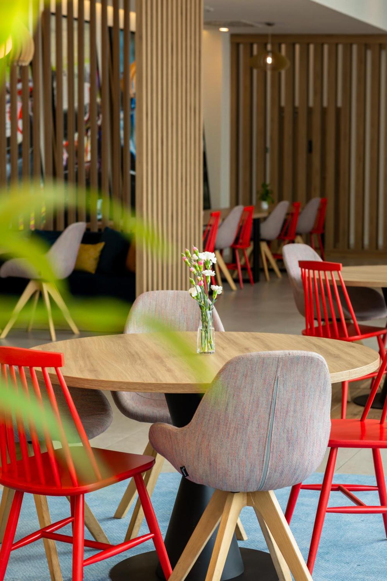 Hampton By Hilton Poznan Swarzedz Hotel Ngoại thất bức ảnh