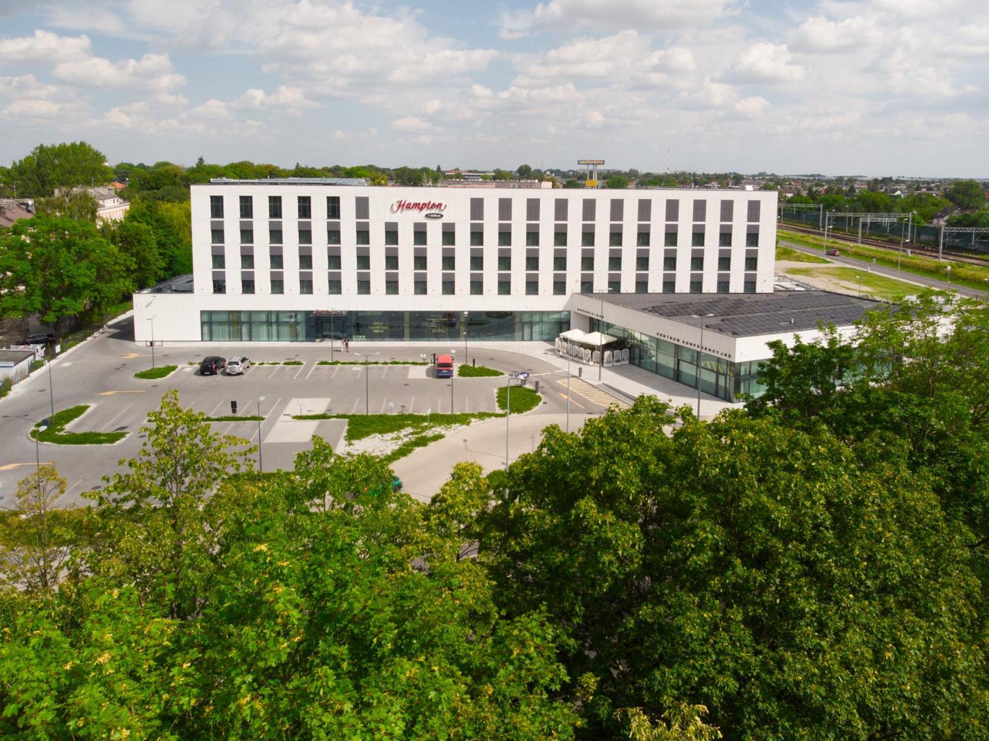 Hampton By Hilton Poznan Swarzedz Hotel Ngoại thất bức ảnh