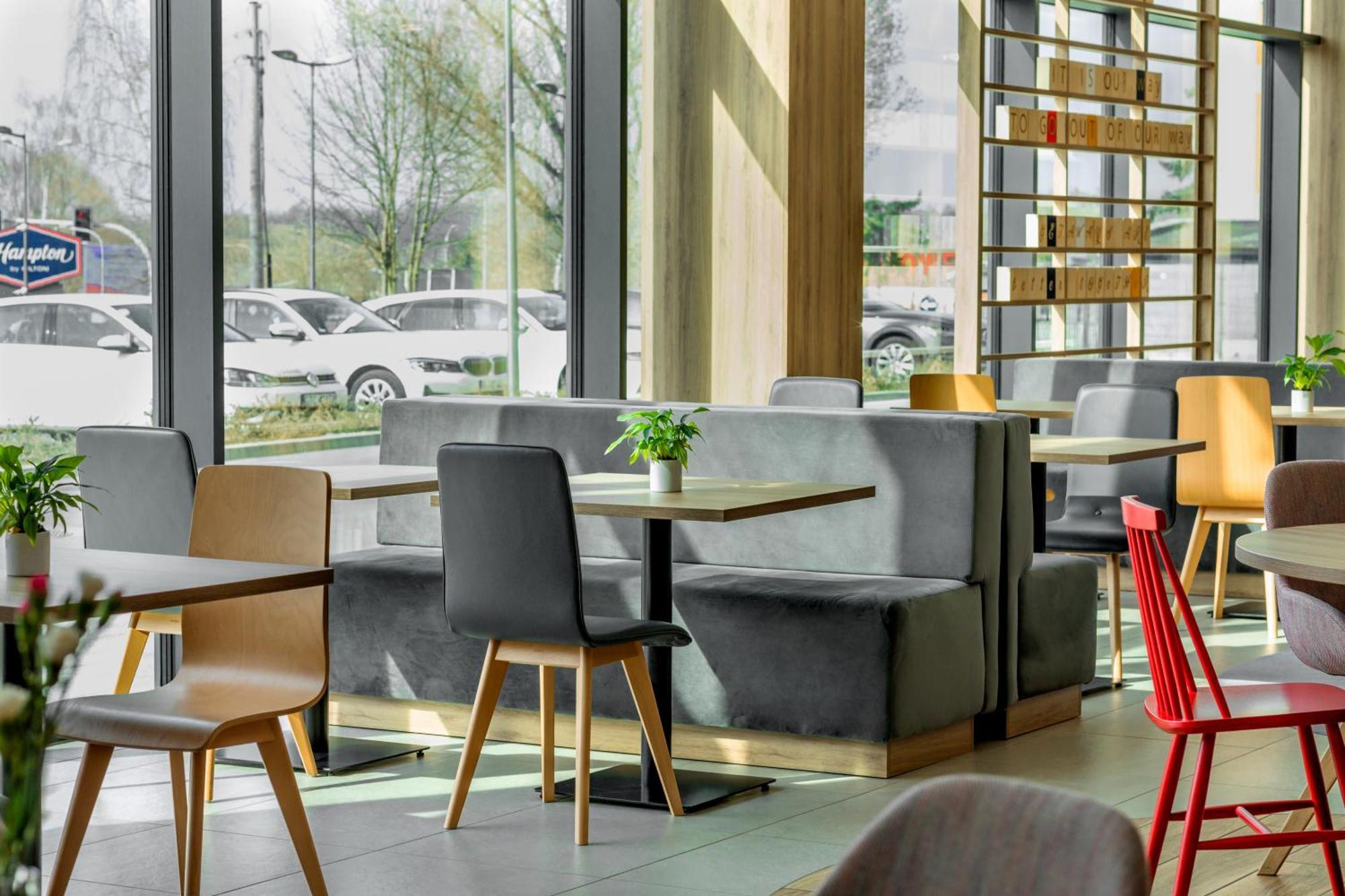 Hampton By Hilton Poznan Swarzedz Hotel Ngoại thất bức ảnh